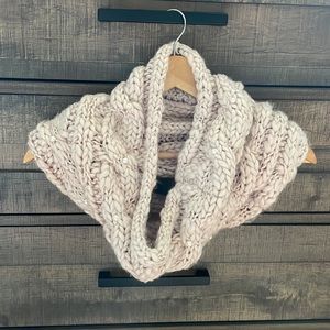 LAST CHANCE! 🎈BETSEY JOHNSON Chunky Knit Light Pink Cowl Neck Scarf